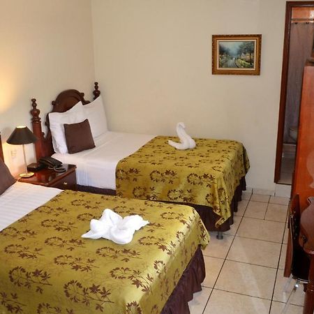 סאן סלבדור Hotel Villa Florencia Zona Rosa מראה חיצוני תמונה