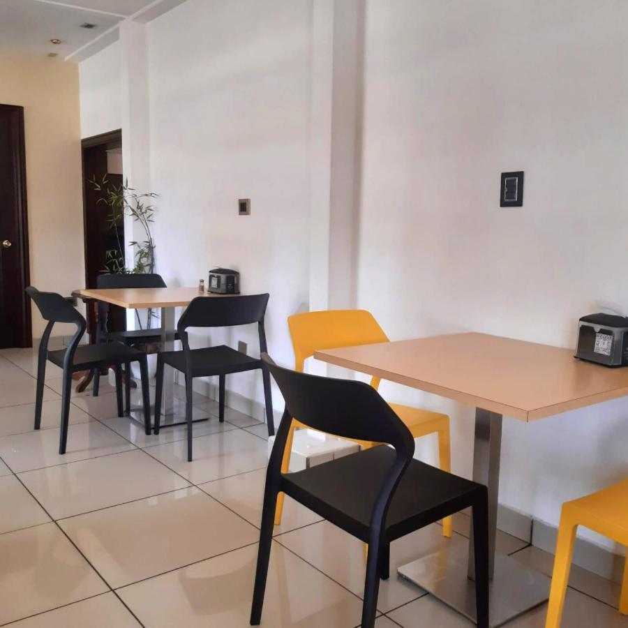 סאן סלבדור Hotel Villa Florencia Zona Rosa מראה חיצוני תמונה