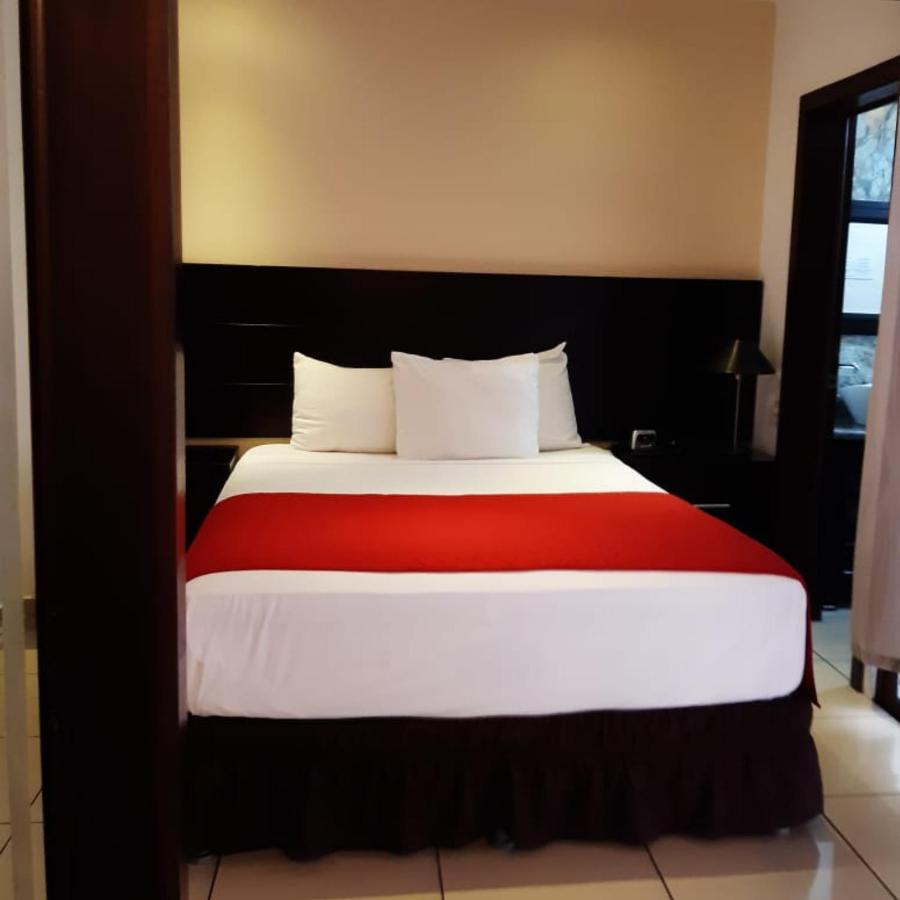 סאן סלבדור Hotel Villa Florencia Zona Rosa מראה חיצוני תמונה