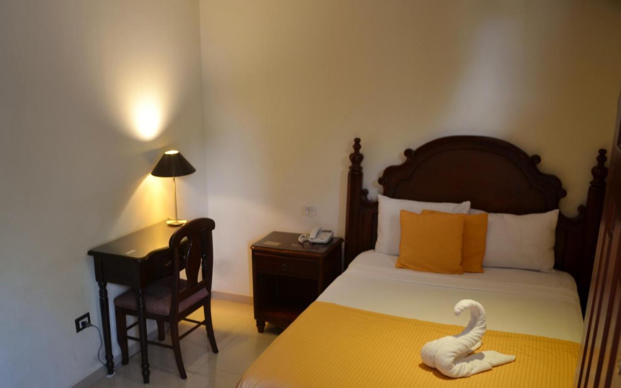 סאן סלבדור Hotel Villa Florencia Zona Rosa מראה חיצוני תמונה