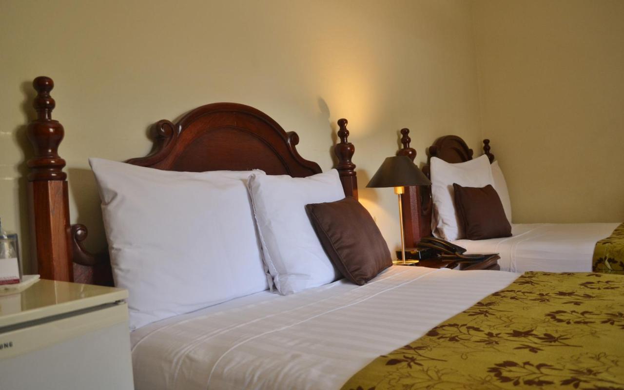 סאן סלבדור Hotel Villa Florencia Zona Rosa מראה חיצוני תמונה