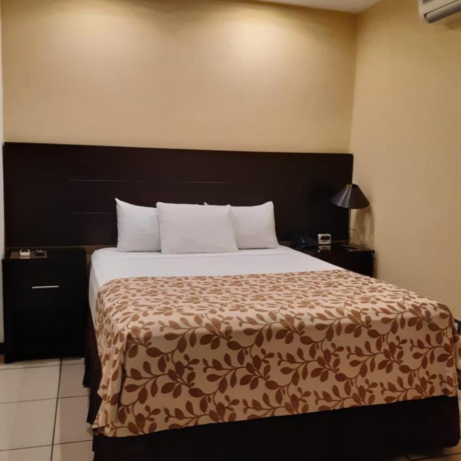 סאן סלבדור Hotel Villa Florencia Zona Rosa מראה חיצוני תמונה