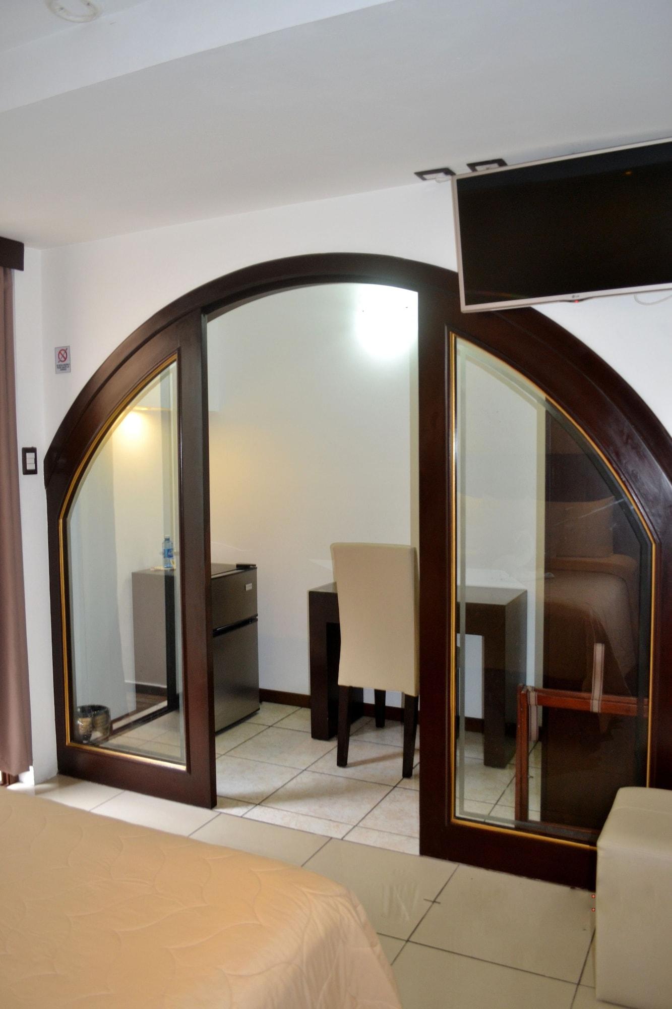 סאן סלבדור Hotel Villa Florencia Zona Rosa מראה חיצוני תמונה