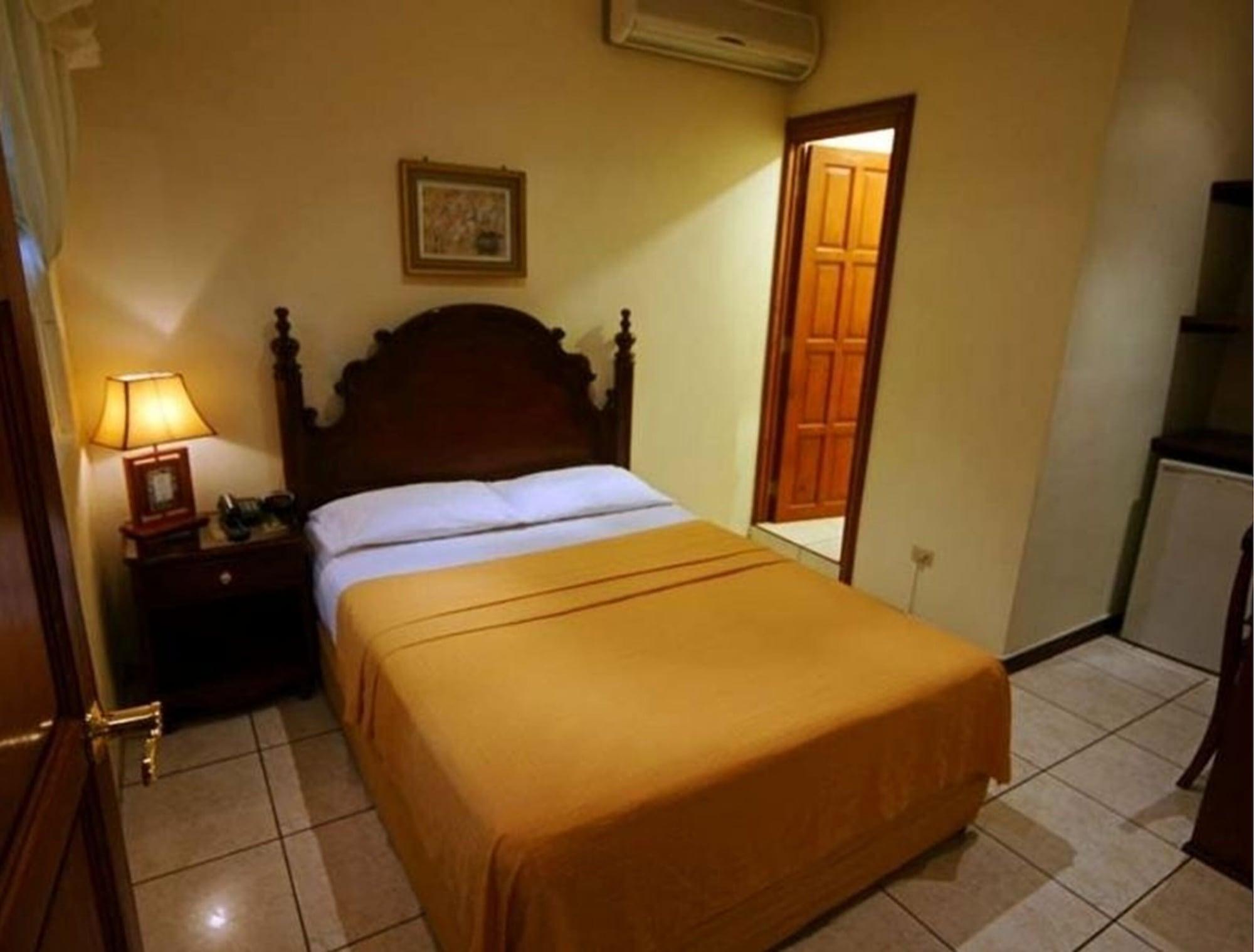 סאן סלבדור Hotel Villa Florencia Zona Rosa מראה חיצוני תמונה