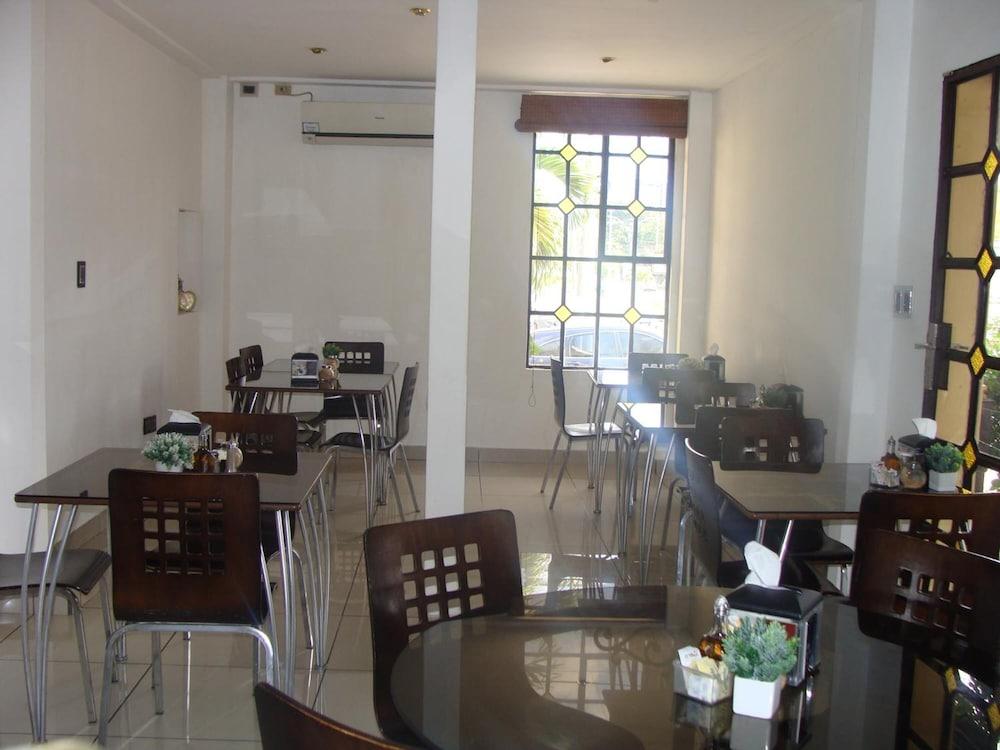 סאן סלבדור Hotel Villa Florencia Zona Rosa מראה חיצוני תמונה