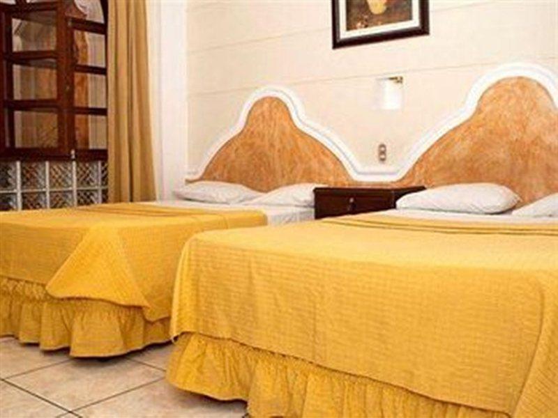 סאן סלבדור Hotel Villa Florencia Zona Rosa מראה חיצוני תמונה