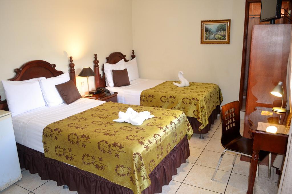סאן סלבדור Hotel Villa Florencia Zona Rosa מראה חיצוני תמונה