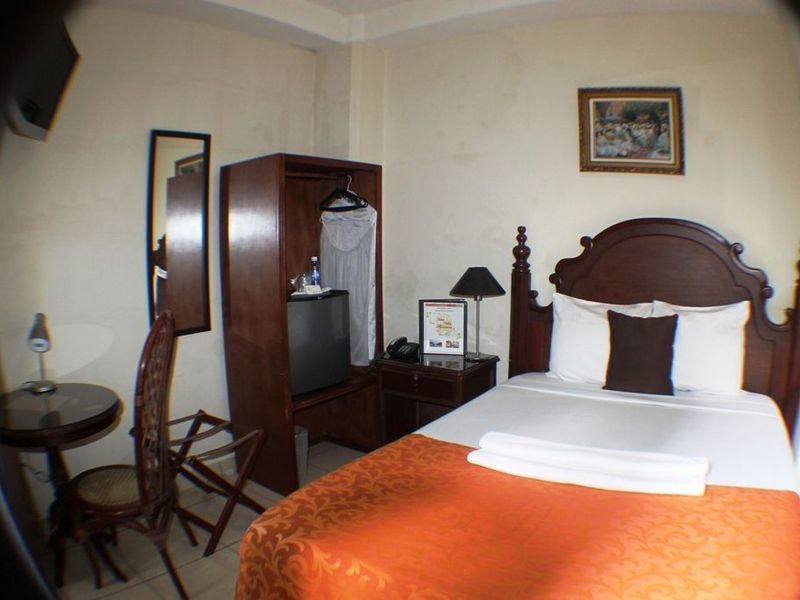 סאן סלבדור Hotel Villa Florencia Zona Rosa מראה חיצוני תמונה
